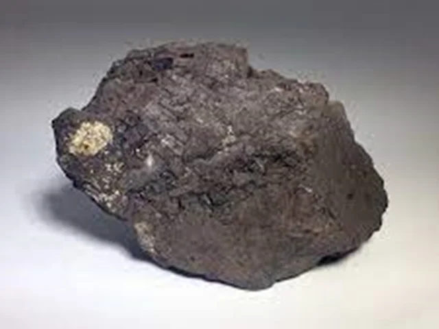 زغال سنگ قهوه ای یا لیگنیت چیست؟
